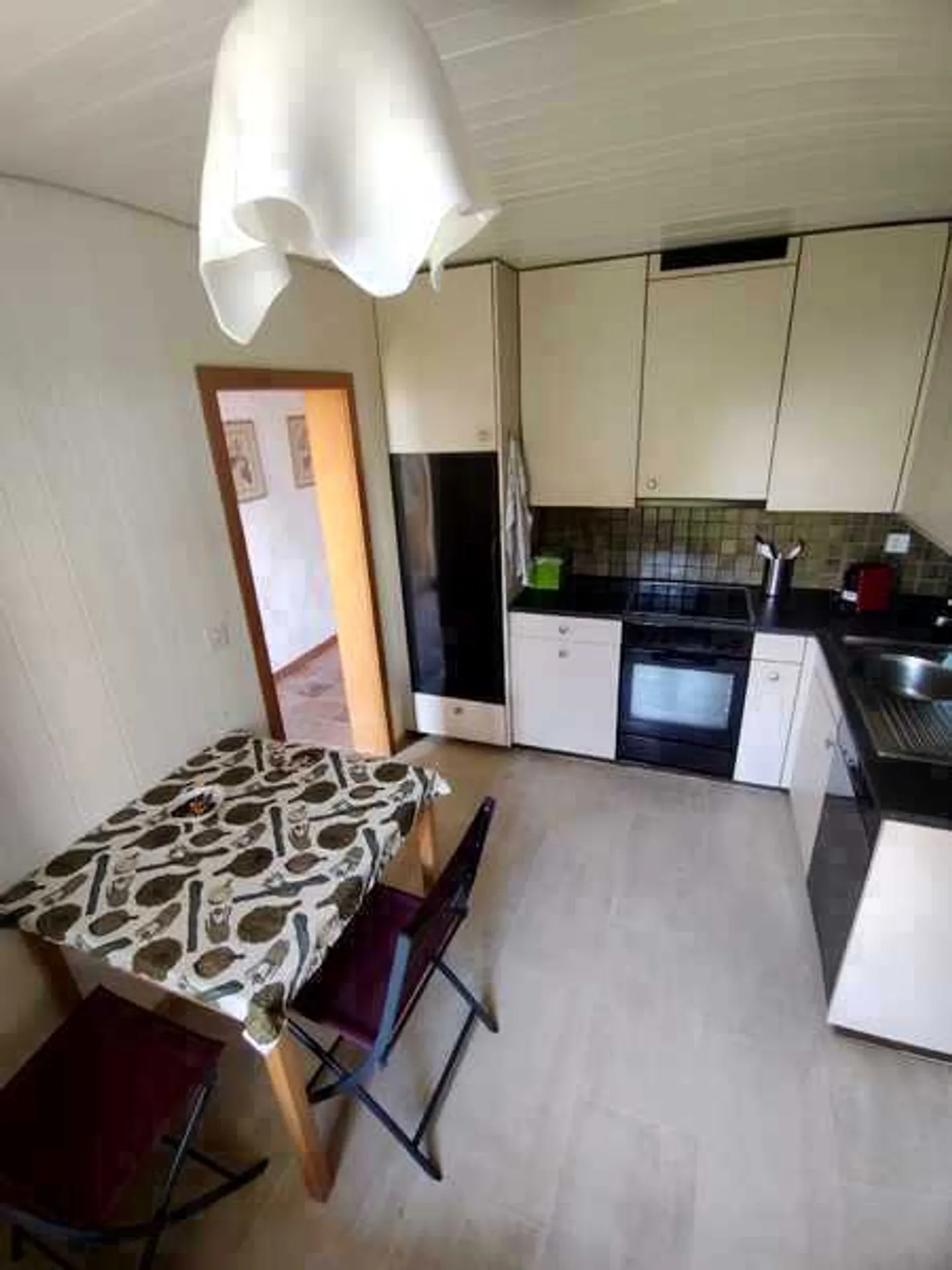 3 ROOM APARTMENT IN KIRCHLINDACH (BE), FURNISHED, TEMPORARY - Photo 3 of 8