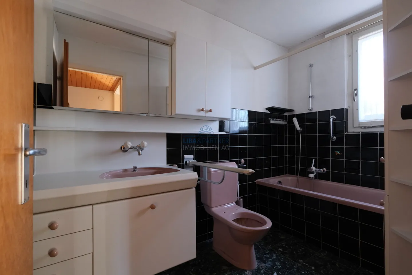 Wohnen am Rebberg von Reinach, Haus mit Weitsicht &amp; grossem Garten - Foto 12 von 13