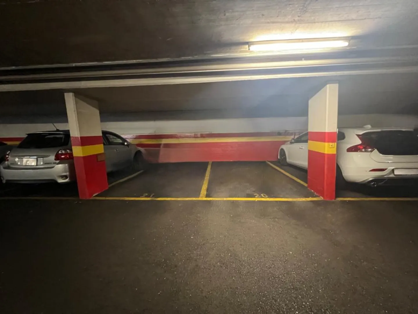 Place de parking intérieure à Hergiswil - Photo 3 sur 5