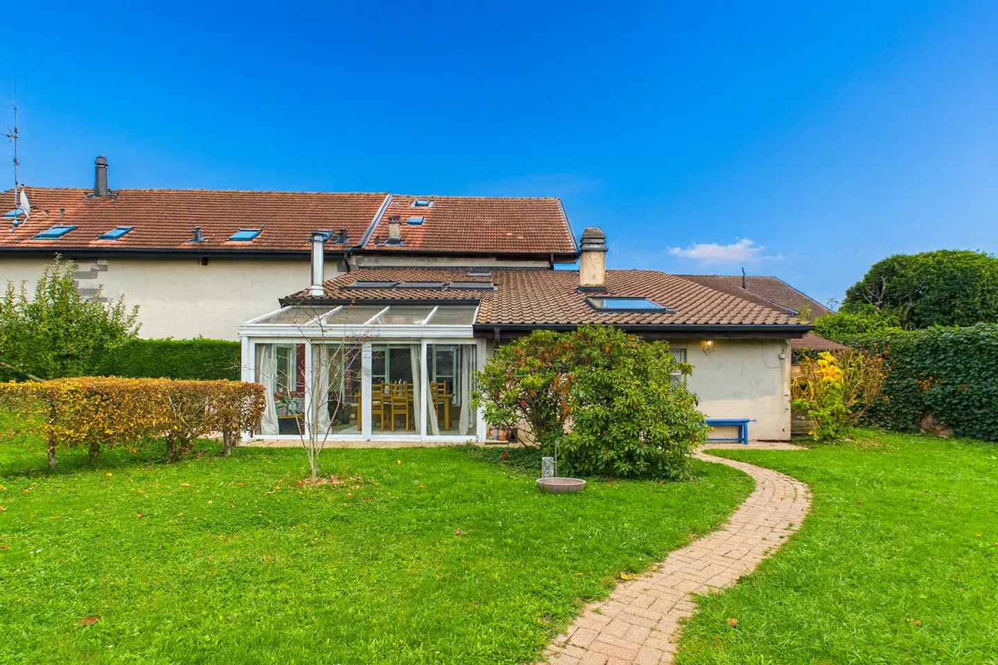 Affascinante casa familiare ristrutturata con annesso, sauna e grande terreno - Foto 6 di 17