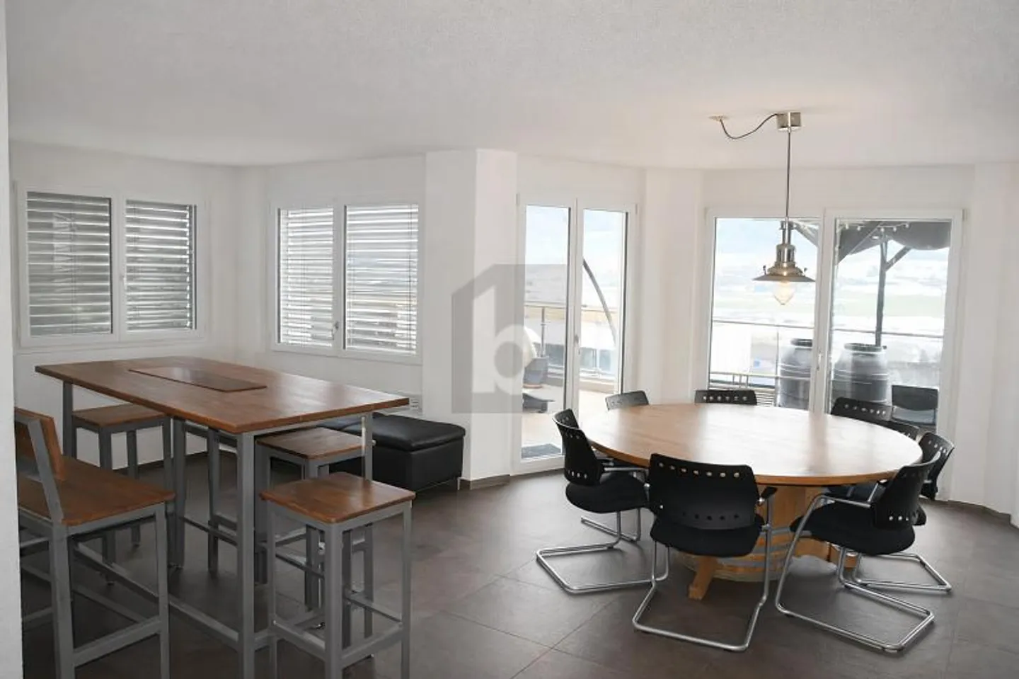 Spacious Maisonette with Terrace - Photo 3 of 6