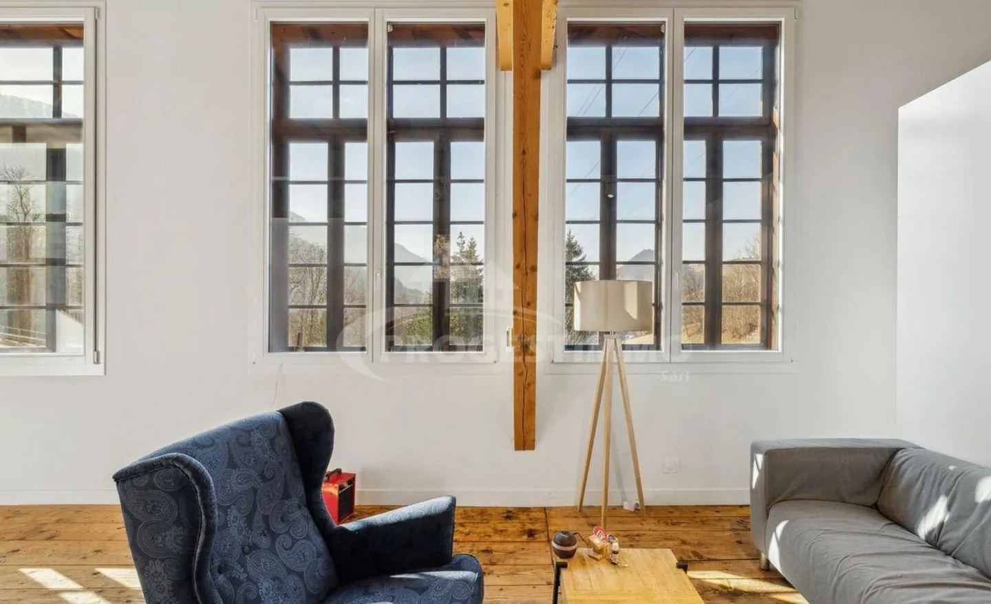 Modern Commercial Space for Rent - Photo 2 of 9