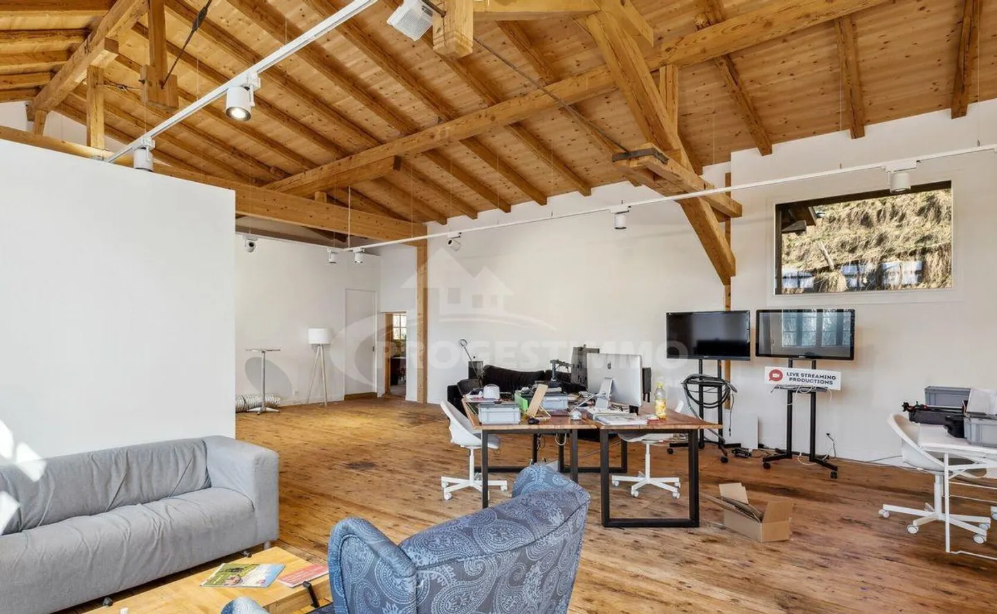 Modern Commercial Space for Rent - Photo 1 of 9