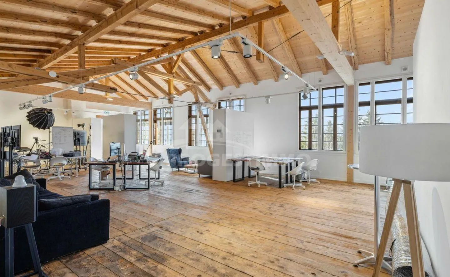 Modern Commercial Space for Rent - Photo 3 of 9