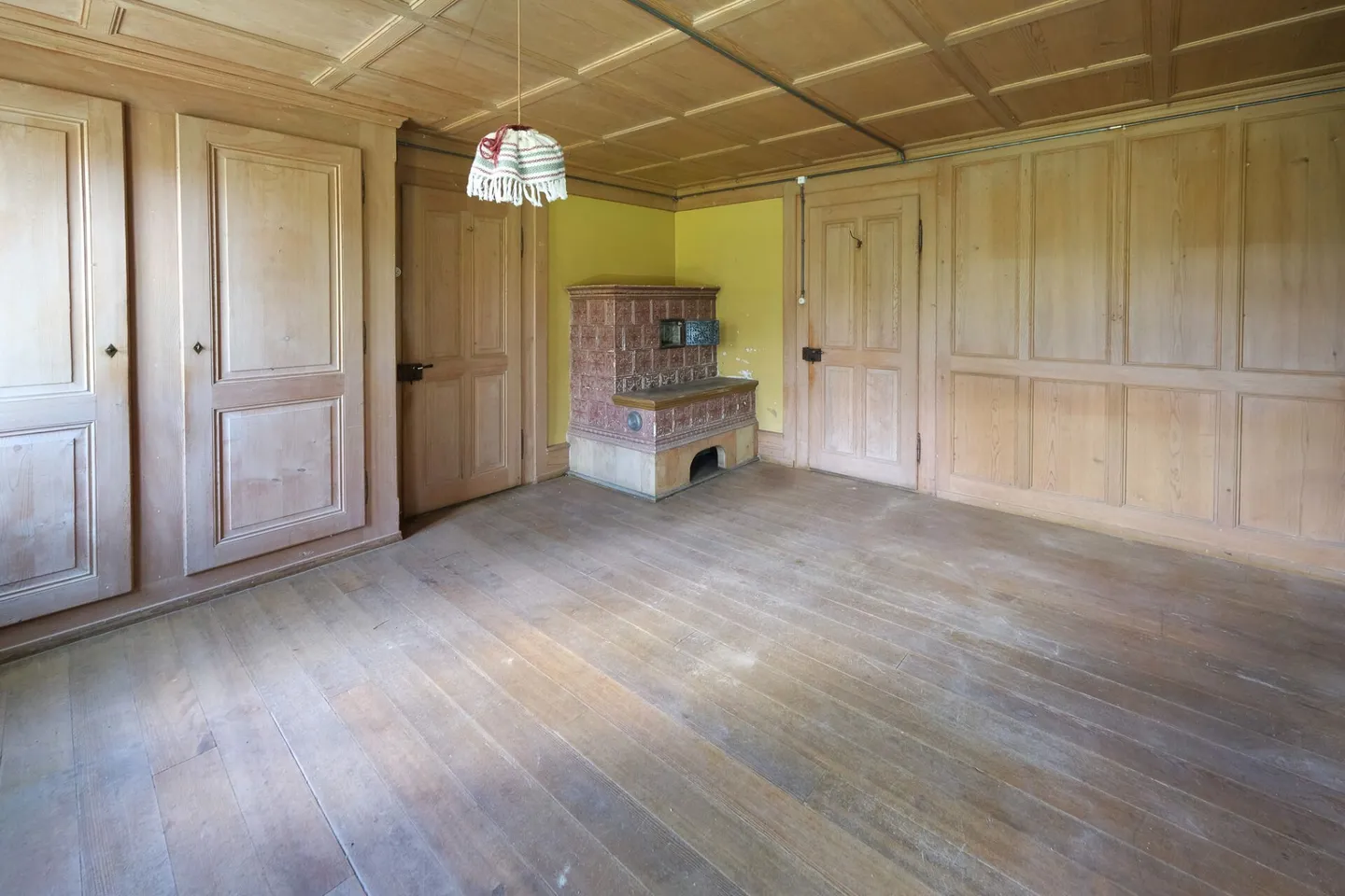 Farmhouse with 2 apartments on 3,935 m2 - Photo 4 of 20