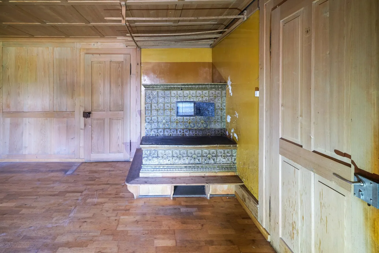 Farmhouse with 2 apartments on 3,935 m2 - Photo 5 of 20