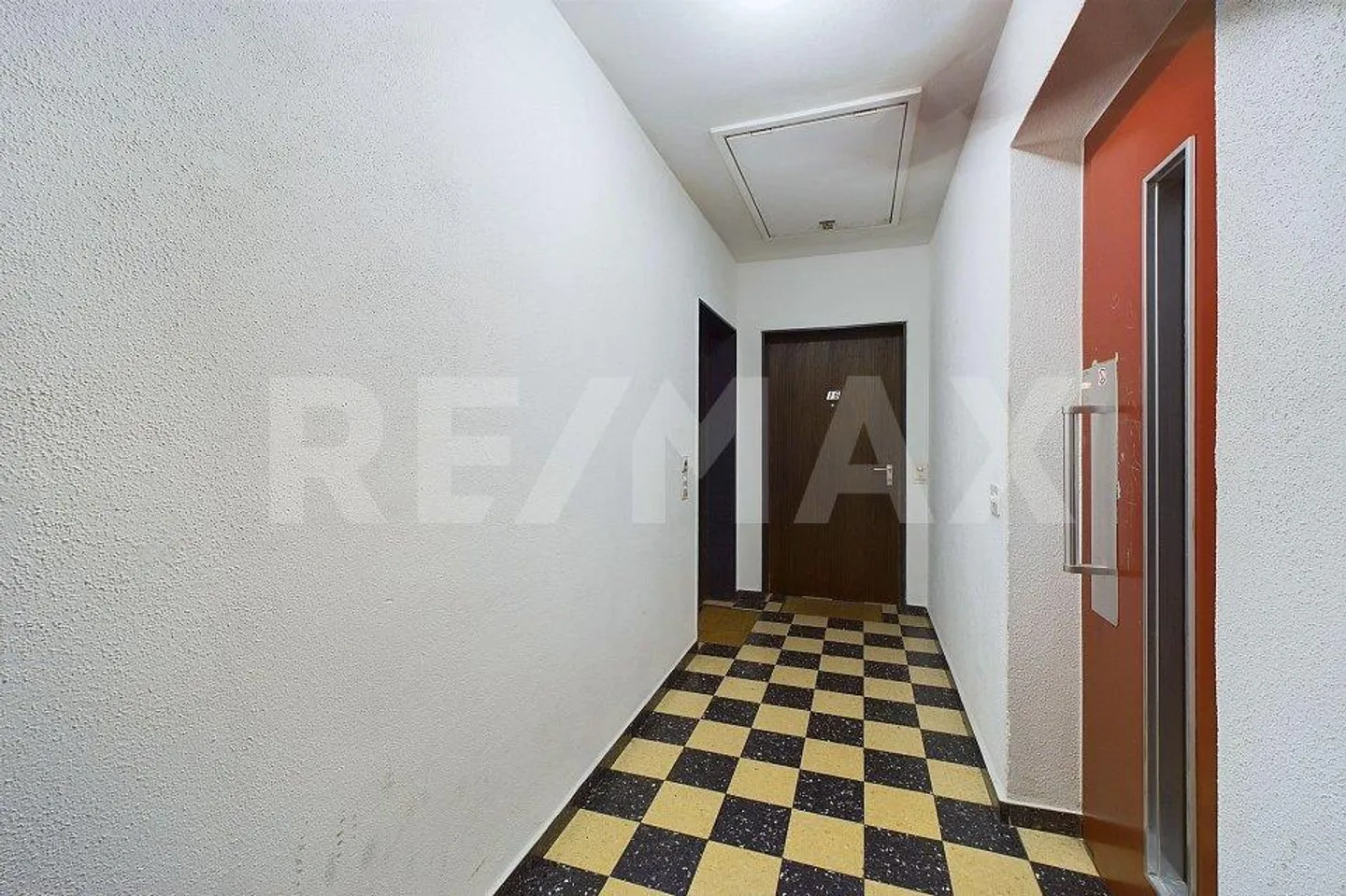 2 ½ Room Apartment with Beautiful View and Optimal Return - Photo 12 of 13