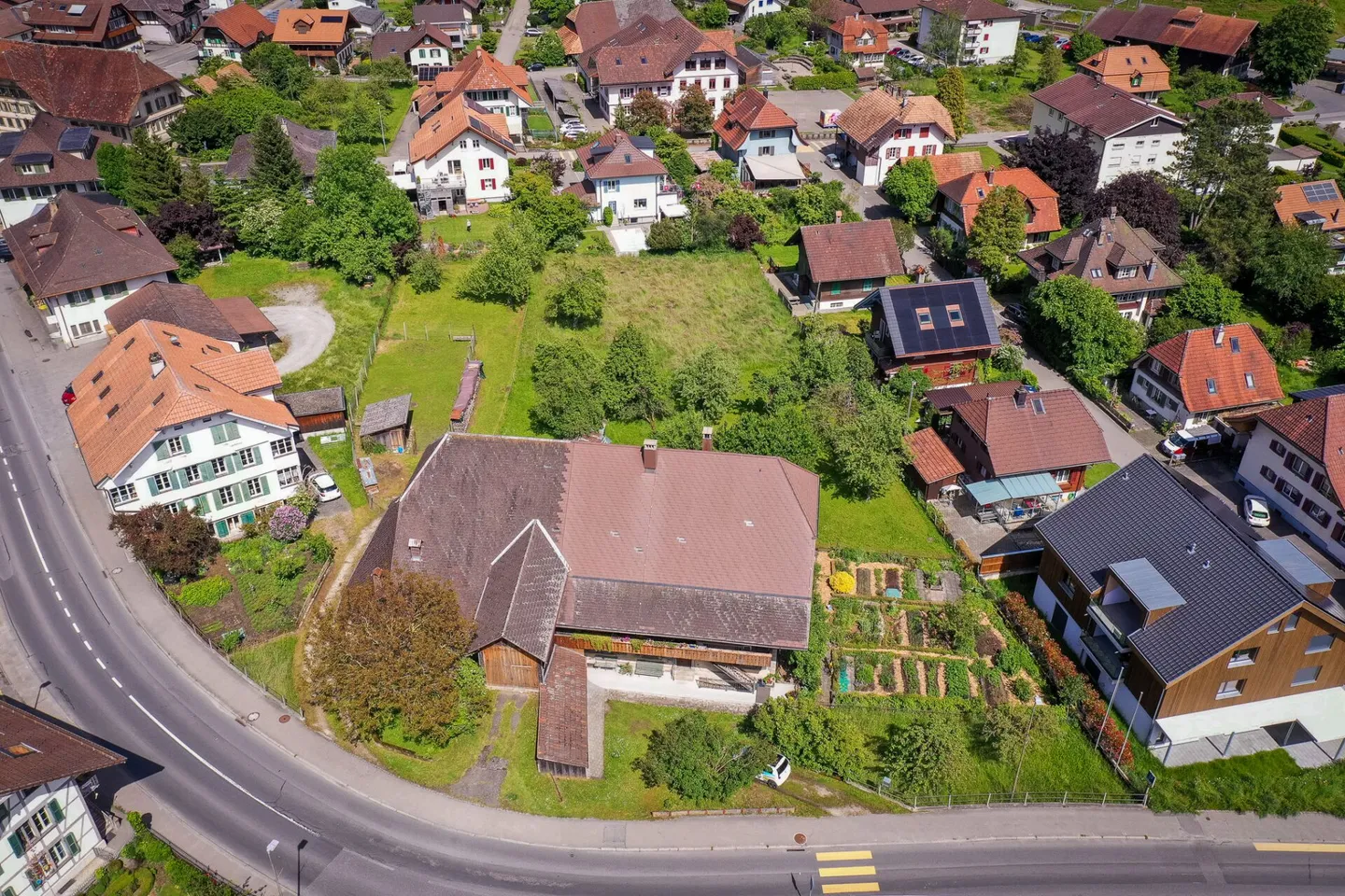 Farmhouse with 2 apartments on 3,935 m2 - Photo 17 of 20