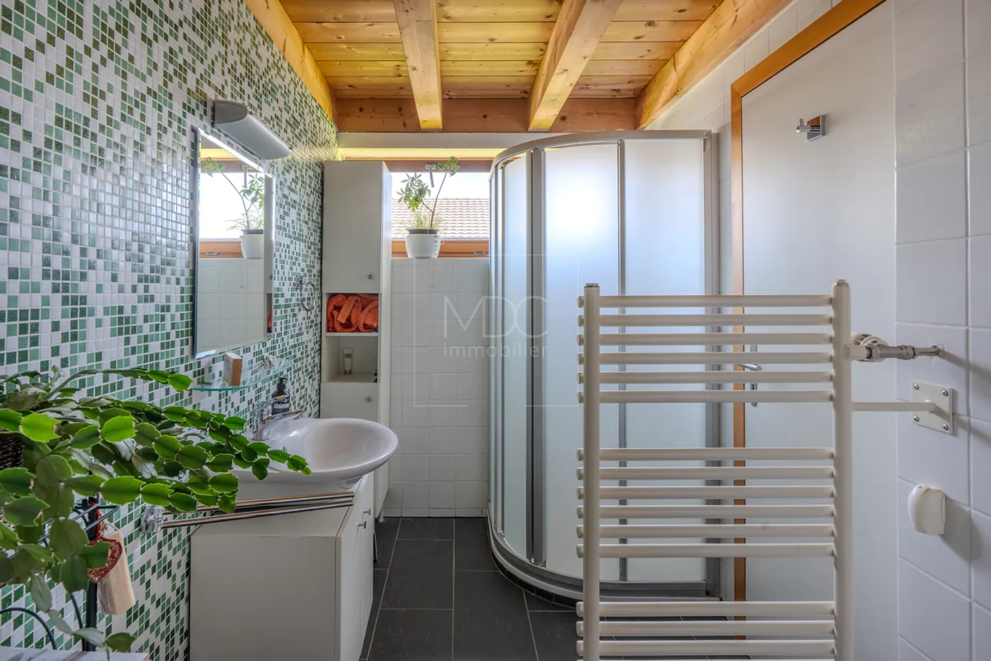 Schönes zeitgenössisches Chalet mit Panoramablick in Châtel-St-Denis - Foto 16 von 20