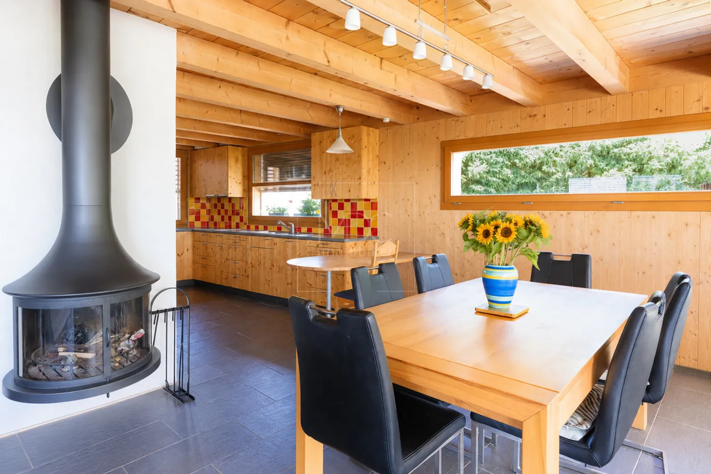 Schönes zeitgenössisches Chalet mit Panoramablick in Châtel-St-Denis - Foto 6 von 20