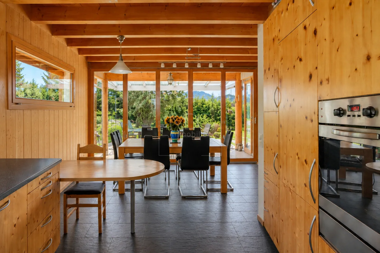 Schönes zeitgenössisches Chalet mit Panoramablick in Châtel-St-Denis - Foto 9 von 20