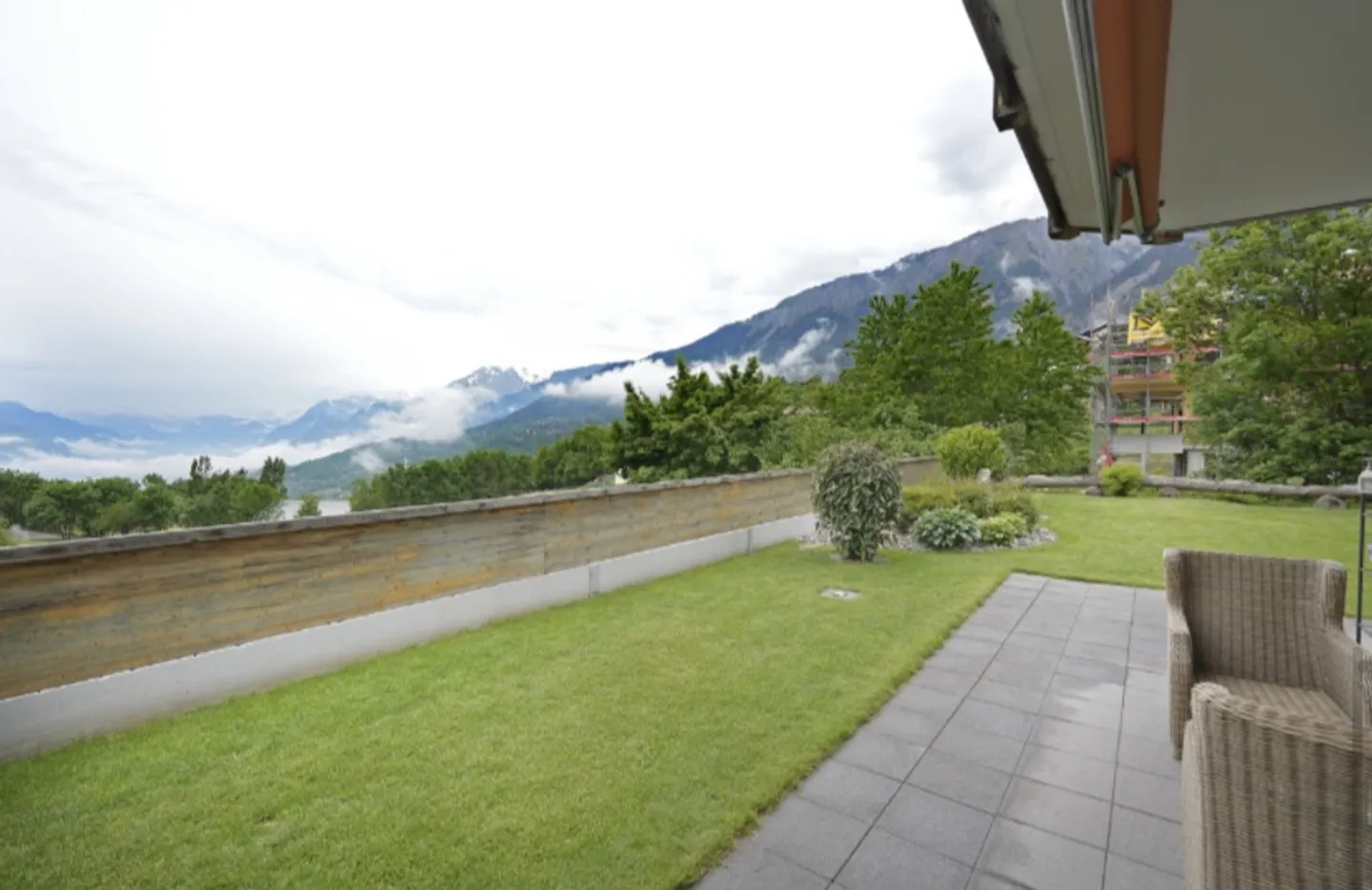 Magnificent apartment with a view of the plain - Photo 1 of 13