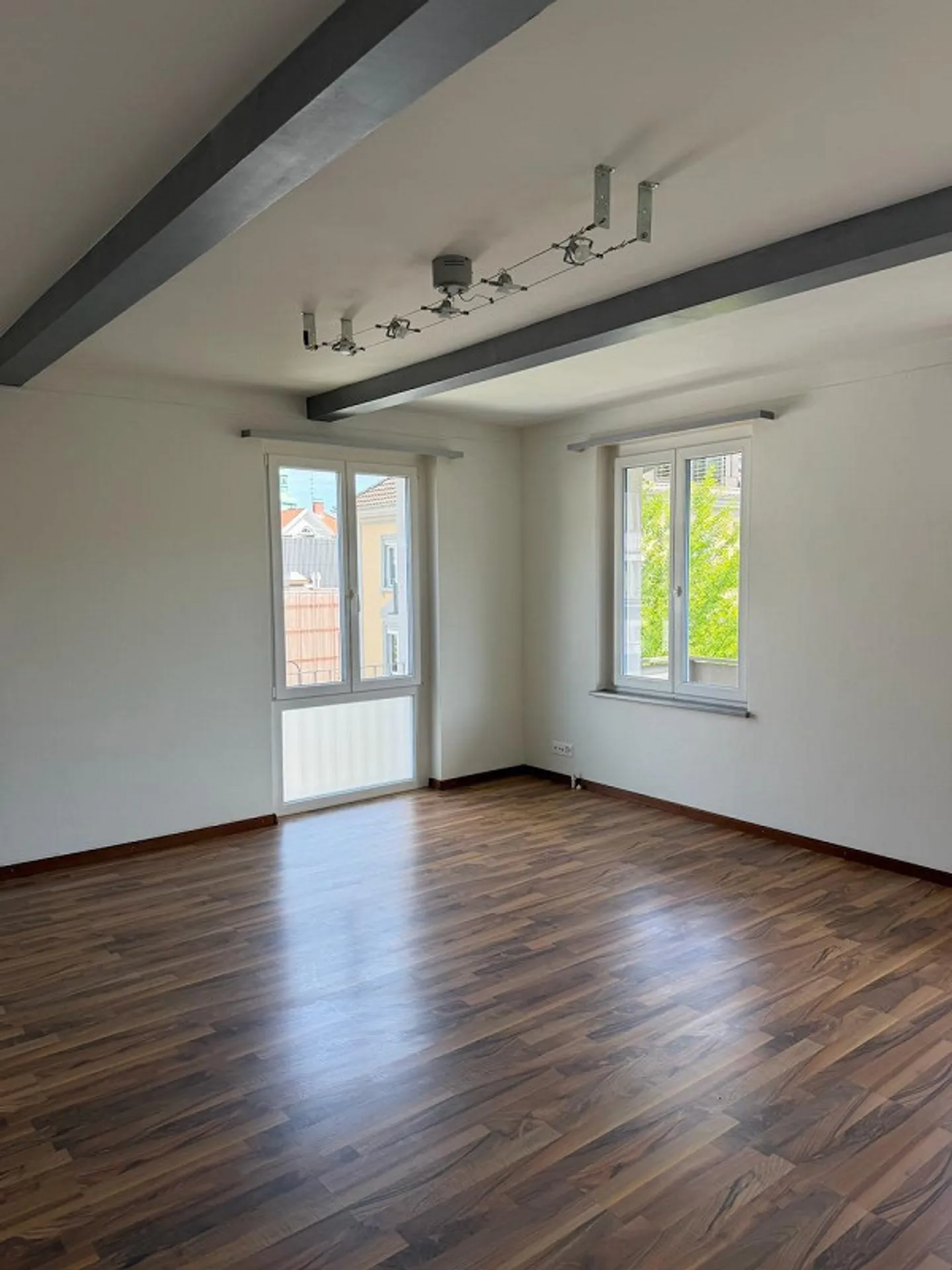 Unique Opportunity - 6-Room Apartment in Central Location - Photo 8 of 12