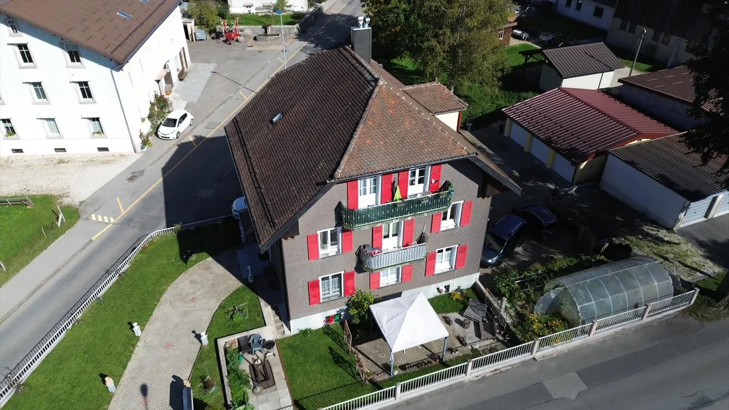 Edificio misto 9 stanze - Foto 4 di 13