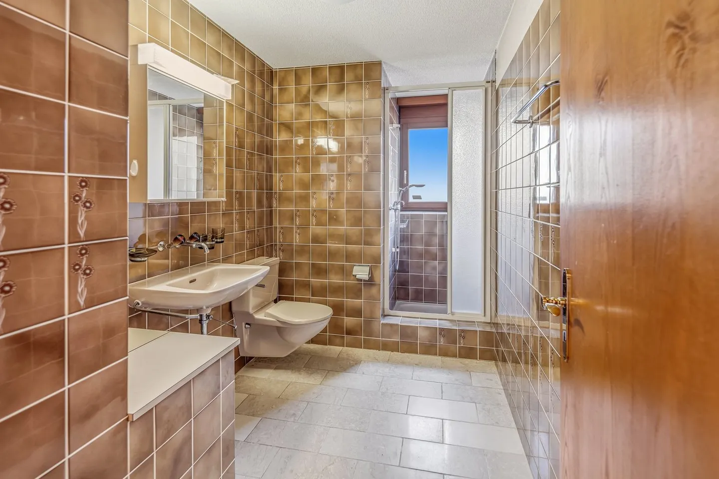 Charming Country House with a View and Development Potential - Photo 5 of 7