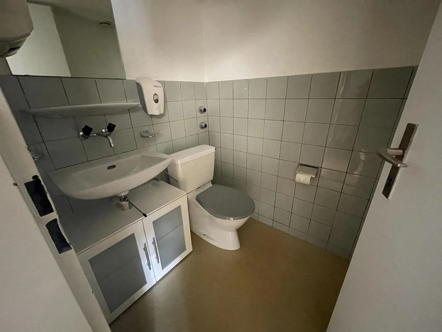 Espace commercial à Zurich-Seebach temporairement en sous-location - Photo 7 sur 8
