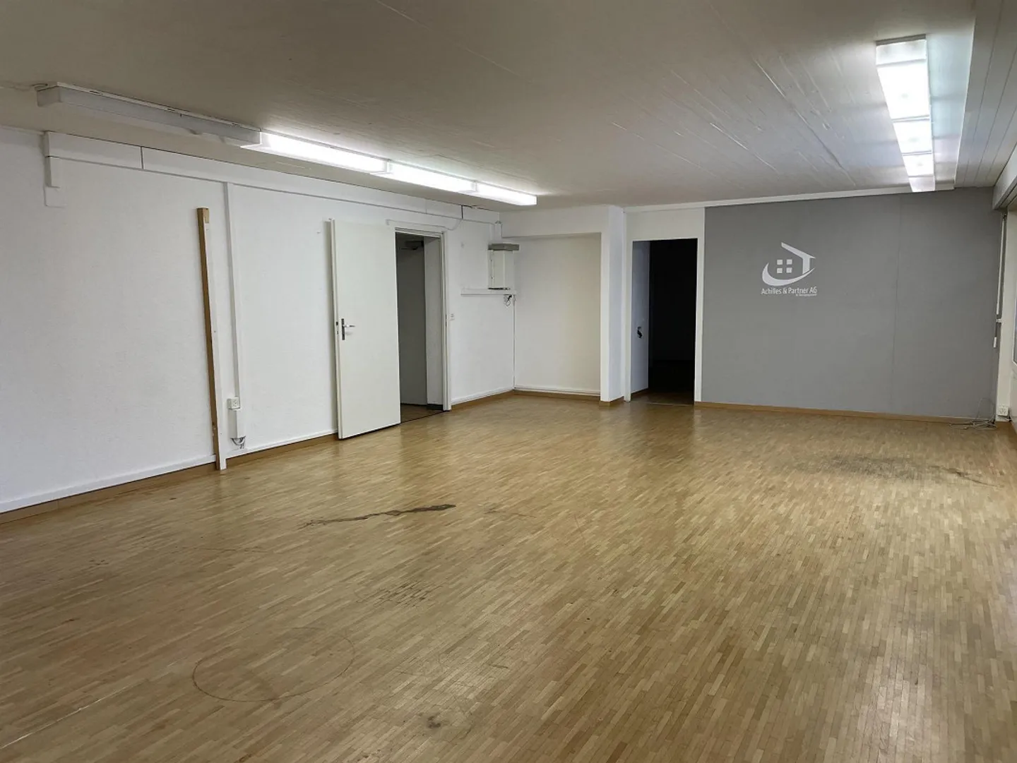 Espace commercial à Zurich-Seebach temporairement en sous-location - Photo 3 sur 8