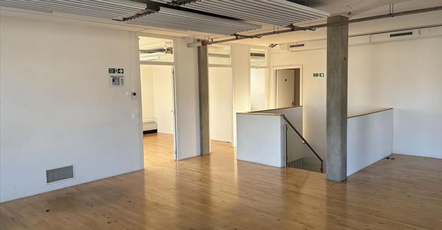 Office space for rent - Photo 7 of 9