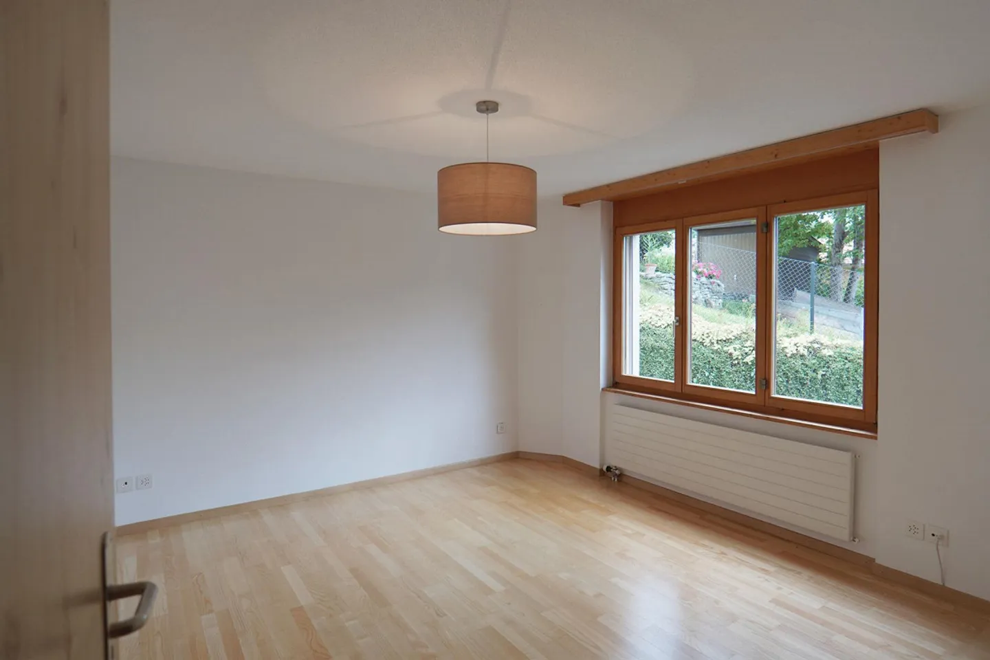 Helle 4,5 Zimmer Wohnung mit sonniger Weitsicht (inkl. Garage) - Foto 9 von 12