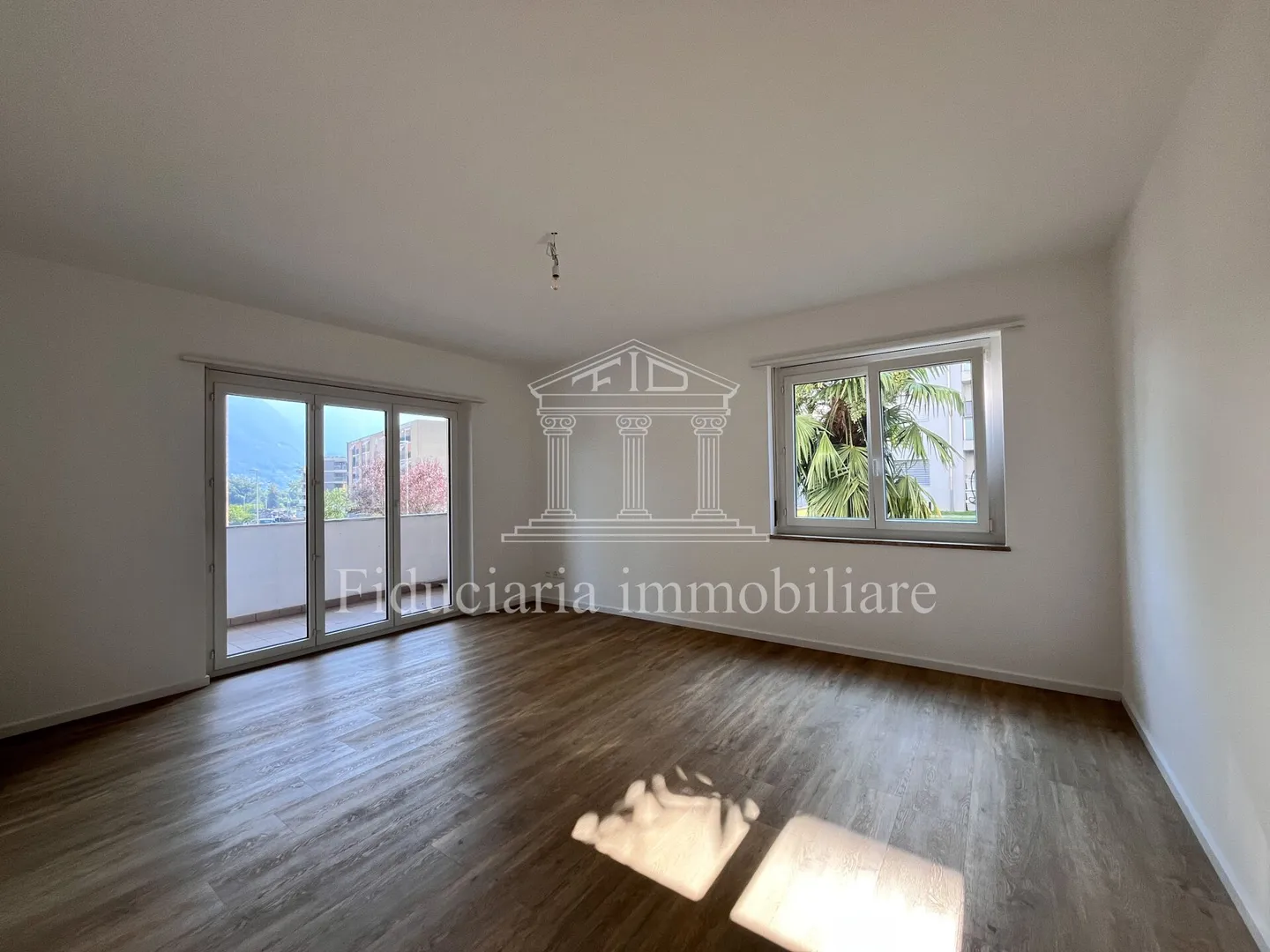 TENERO - 4.5-Zimmer-Wohnung komplett renoviert (Wohnung Nr. 4) - Foto 1 von 11