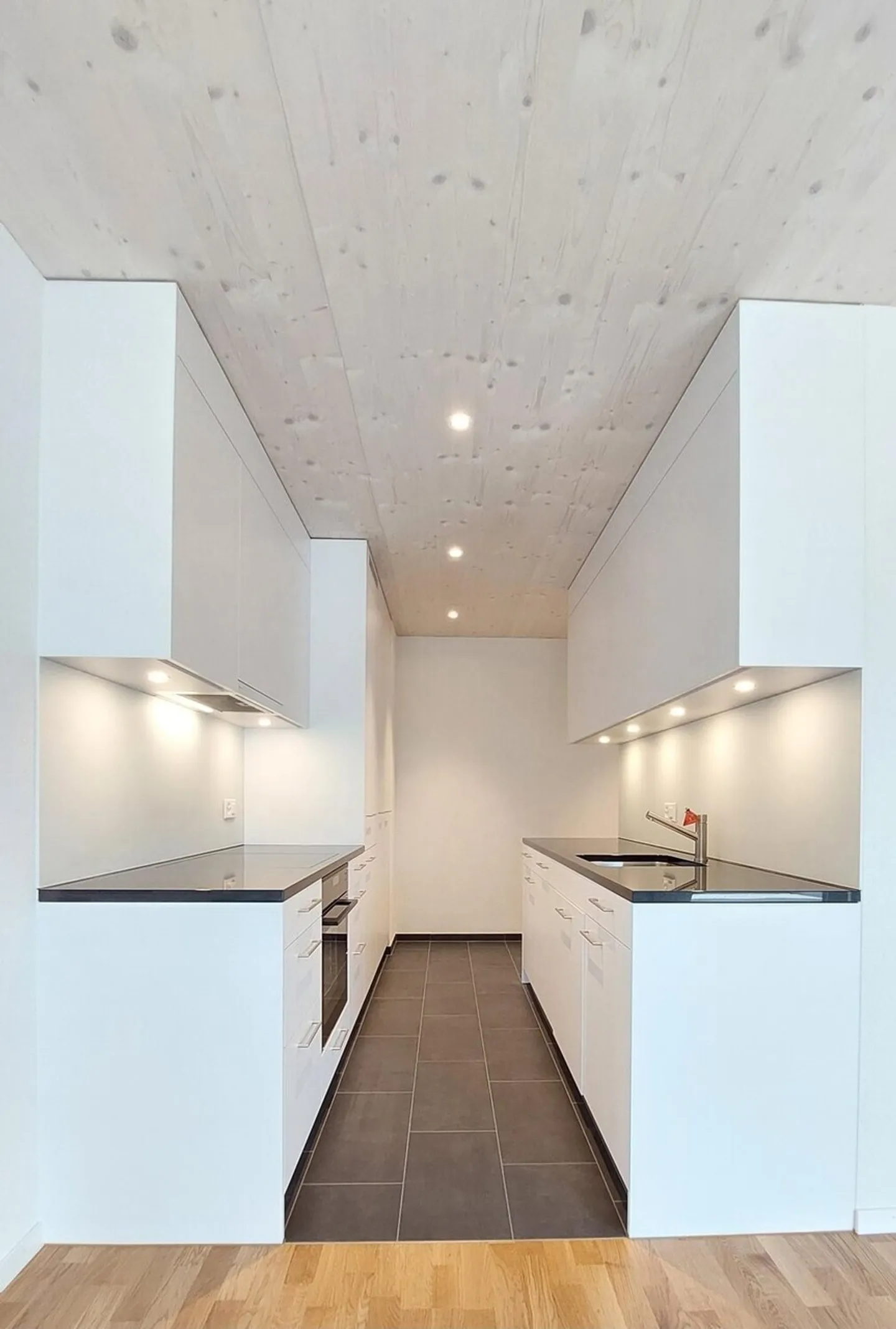 Appartement 3.5 pièces ultra moderne de 79 m² au 3ème étage - Photo 2 sur 13