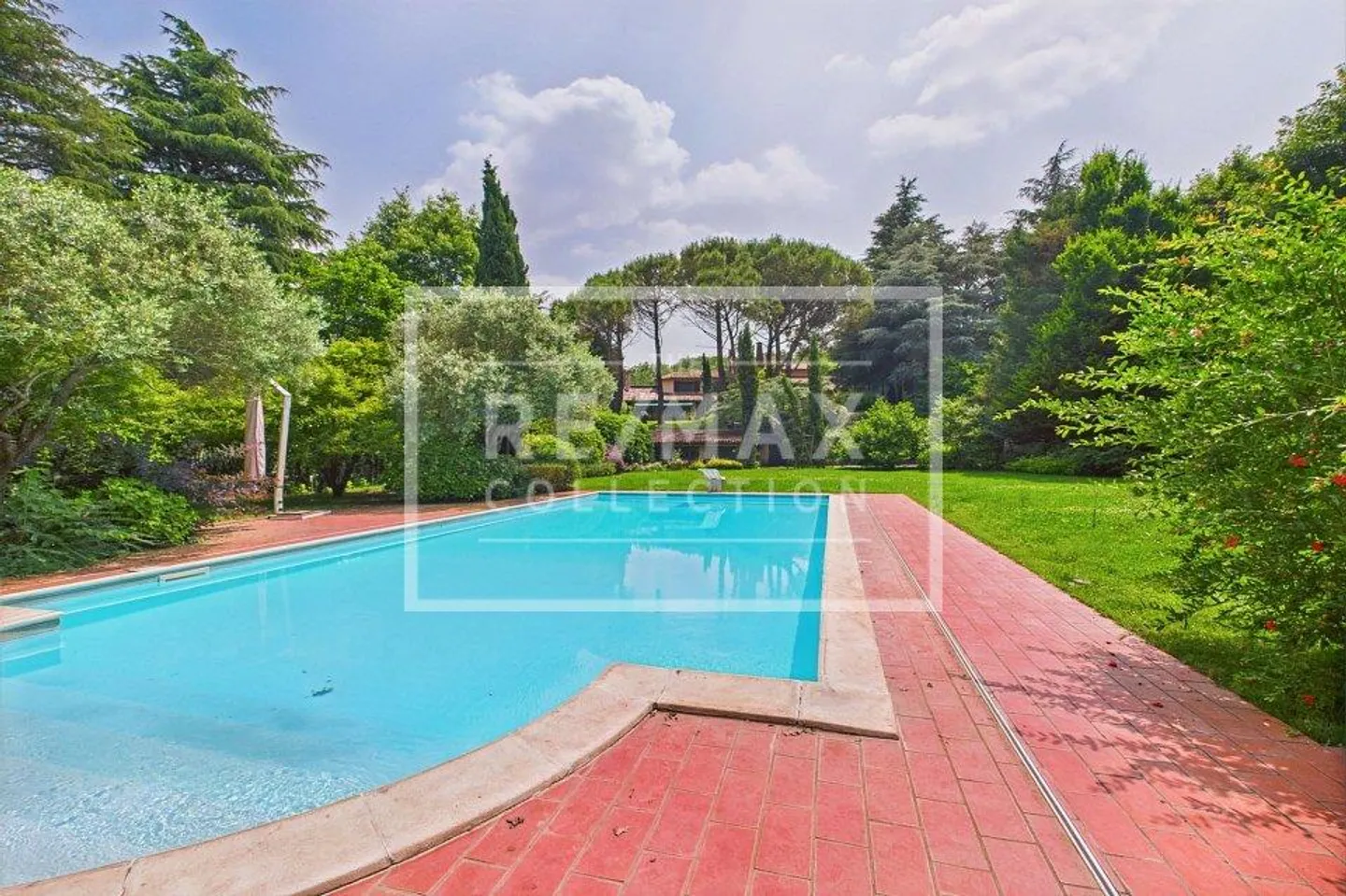 Exklusive Villa mit Pool - Foto 3 von 13