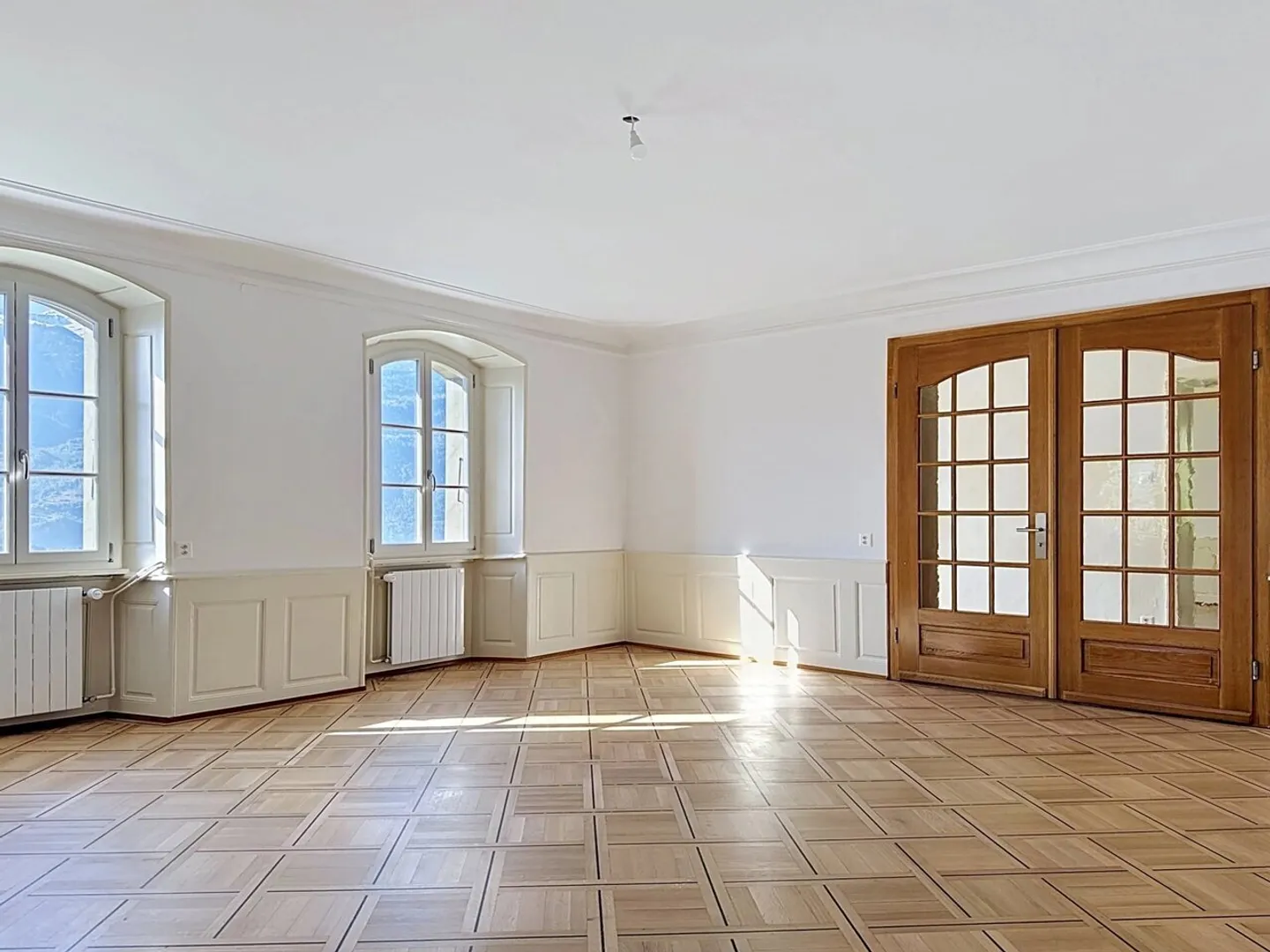 For rent: Renovated 4.5 rooms of 150 m² with garden, garage and panoramic view - Photo 6 of 13