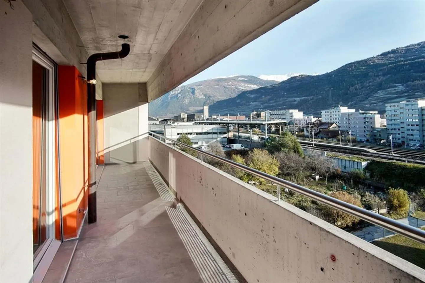 Appartement avec équipements haut de gamme - Photo 8 sur 9