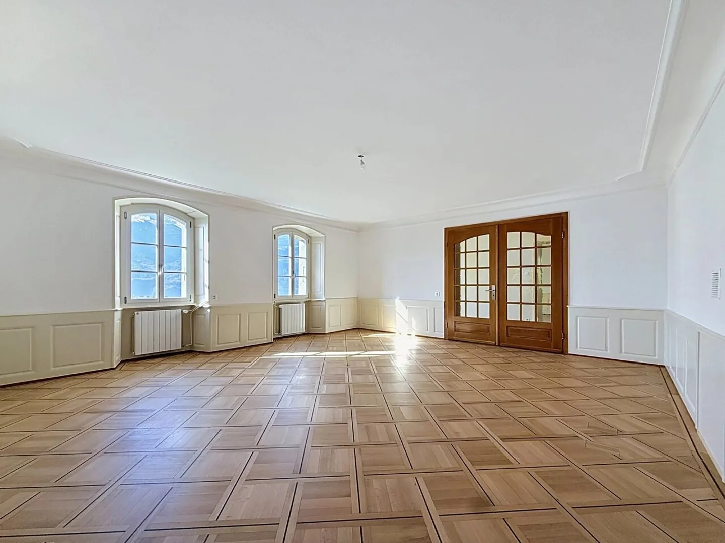 For rent: Renovated 4.5 rooms of 150 m² with garden, garage and panoramic view - Photo 7 of 13