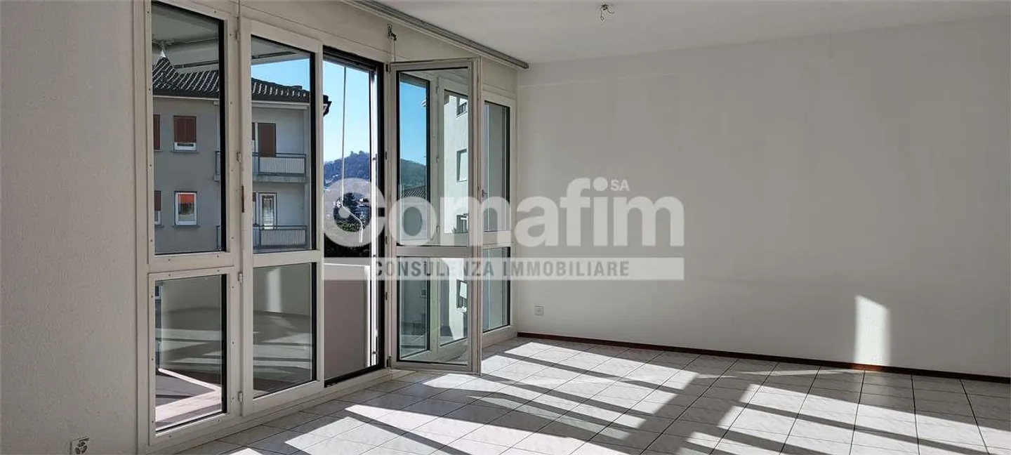 Appartamento soleggiato e tranquillo in città - Foto 1 di 10