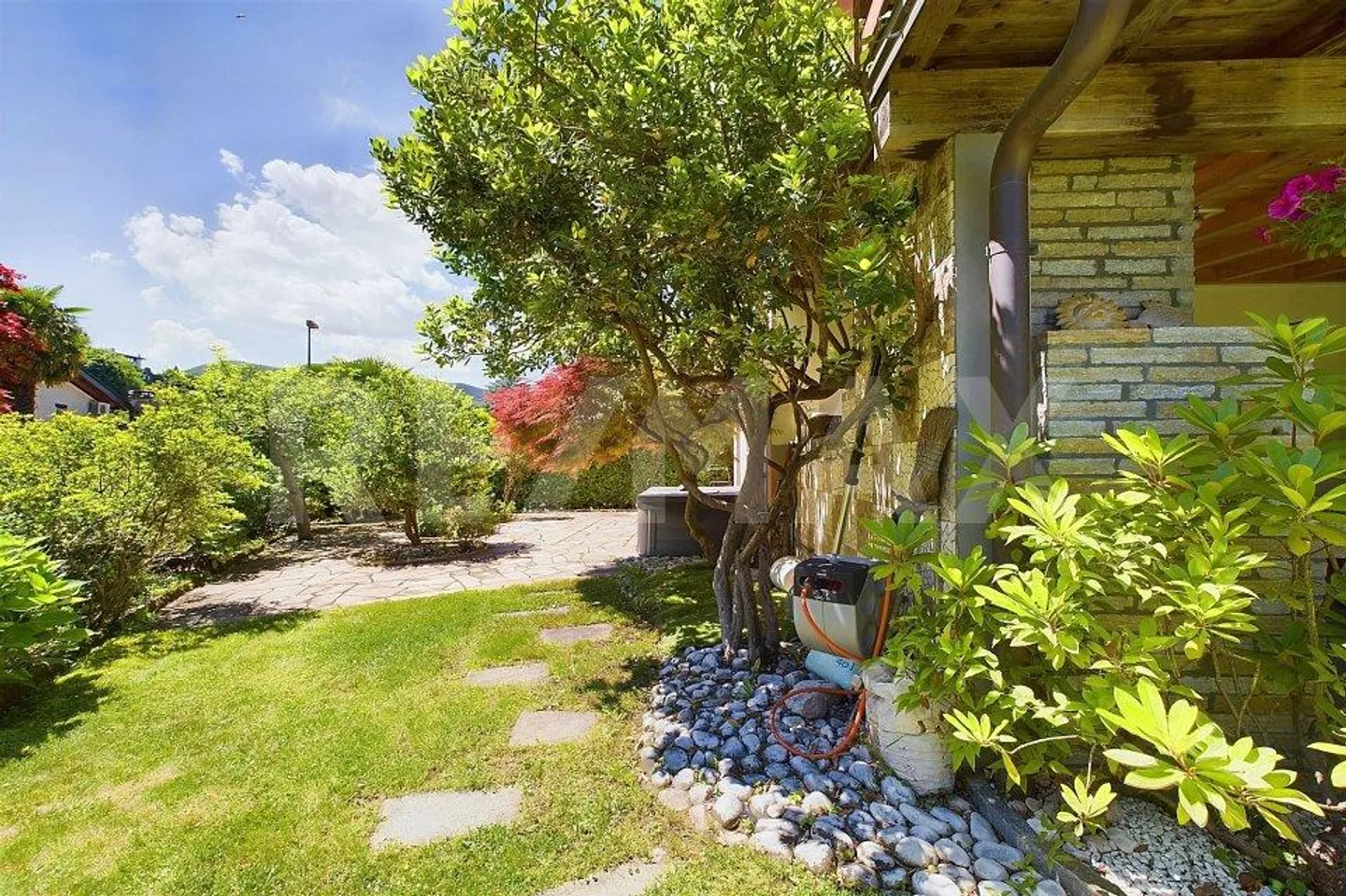 Charmante Liegenschaft mit Garten in Traumlage - Foto 8 di 13