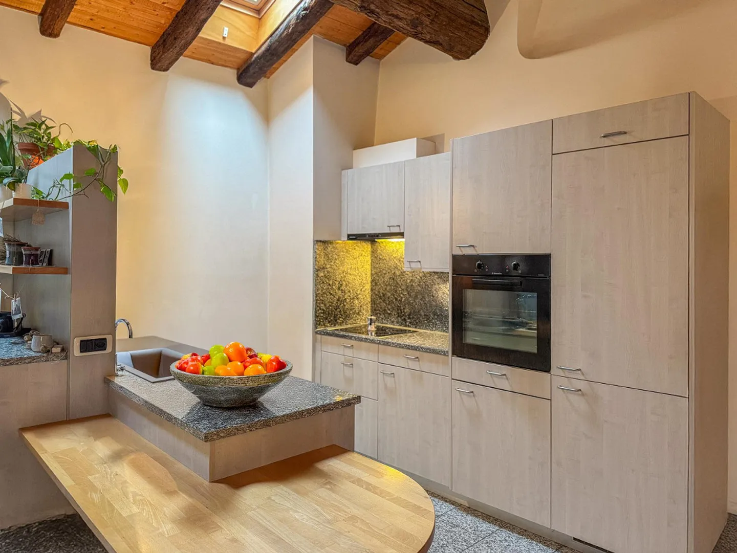 Apartment on the top floor in the historic center of Mendrisio - Photo 3 of 6