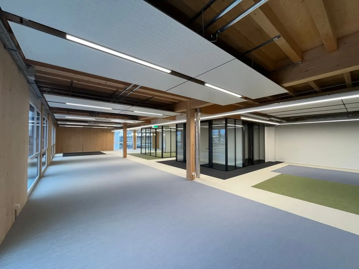 Equipped office plug and play new 310m2 in SPARK in Gland - Photo 3 of 13