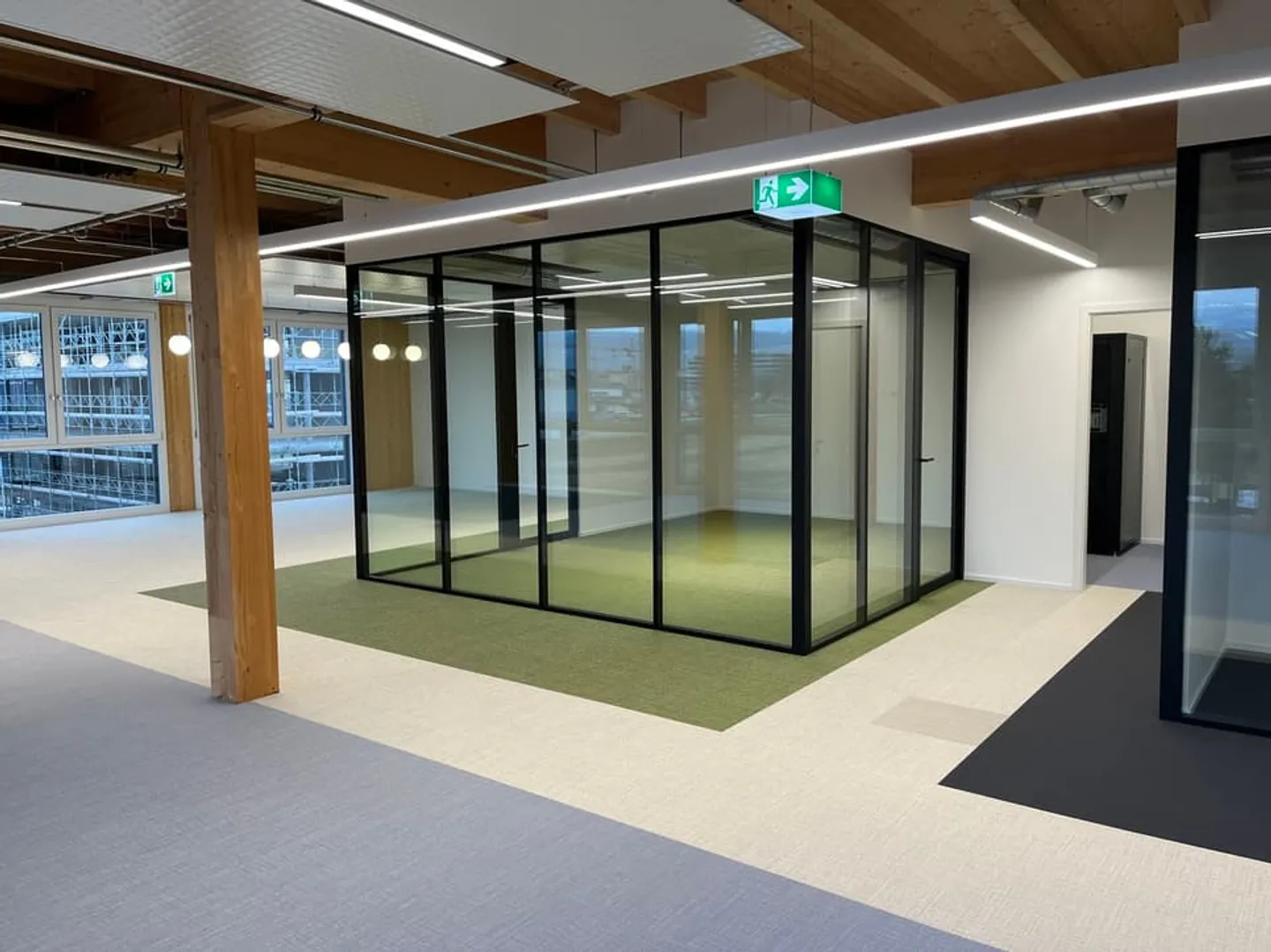 Equipped office plug and play new 310m2 in SPARK in Gland - Photo 8 of 13