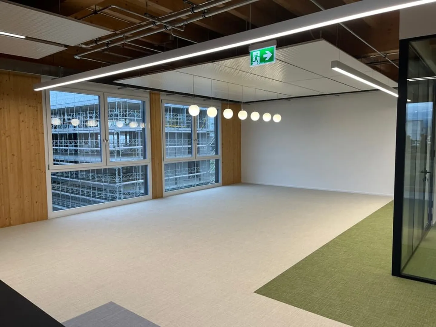 Equipped office plug and play new 310m2 in SPARK in Gland - Photo 9 of 13