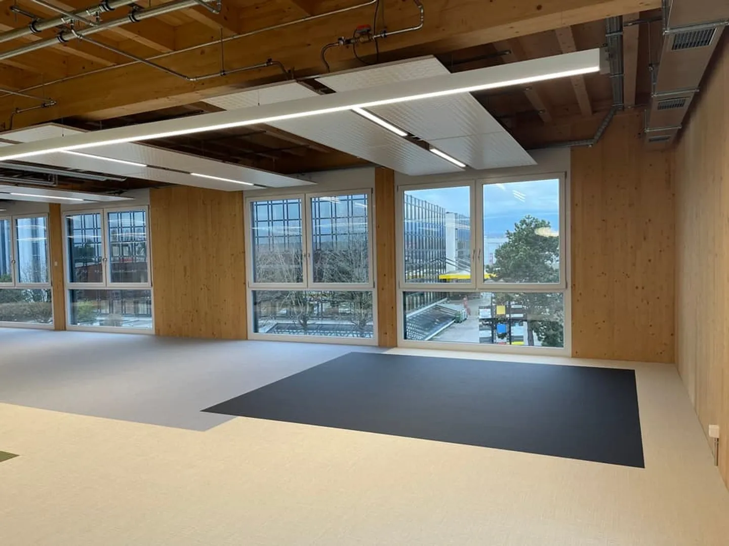 Equipped office plug and play new 310m2 in SPARK in Gland - Photo 10 of 13