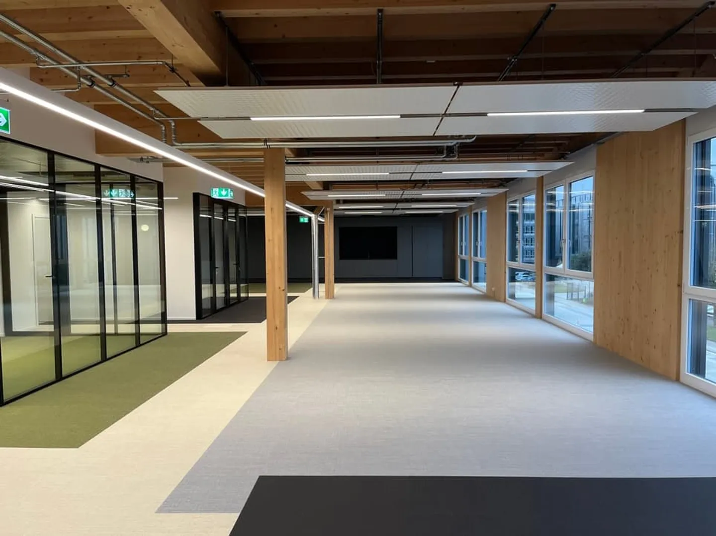 Equipped office plug and play new 310m2 in SPARK in Gland - Photo 12 of 13