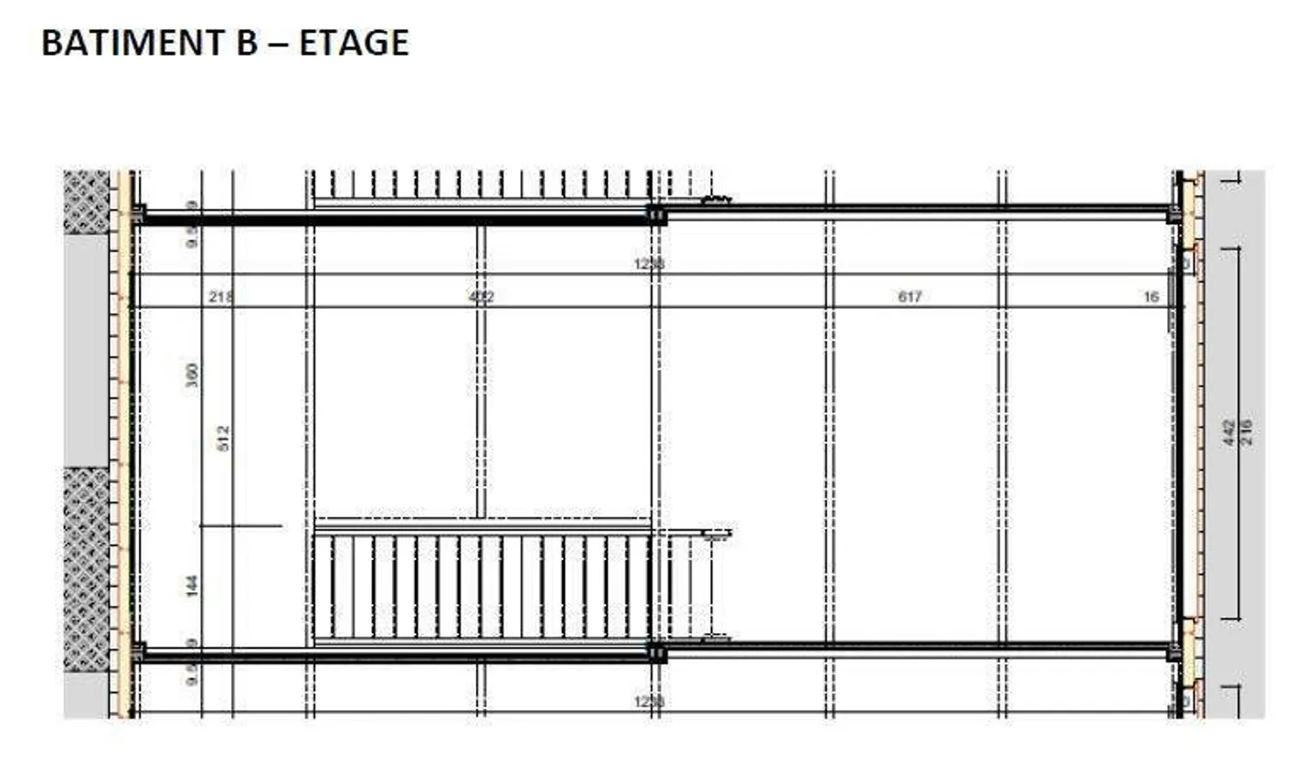 Mixed-use building for rent - Photo 1 of 13