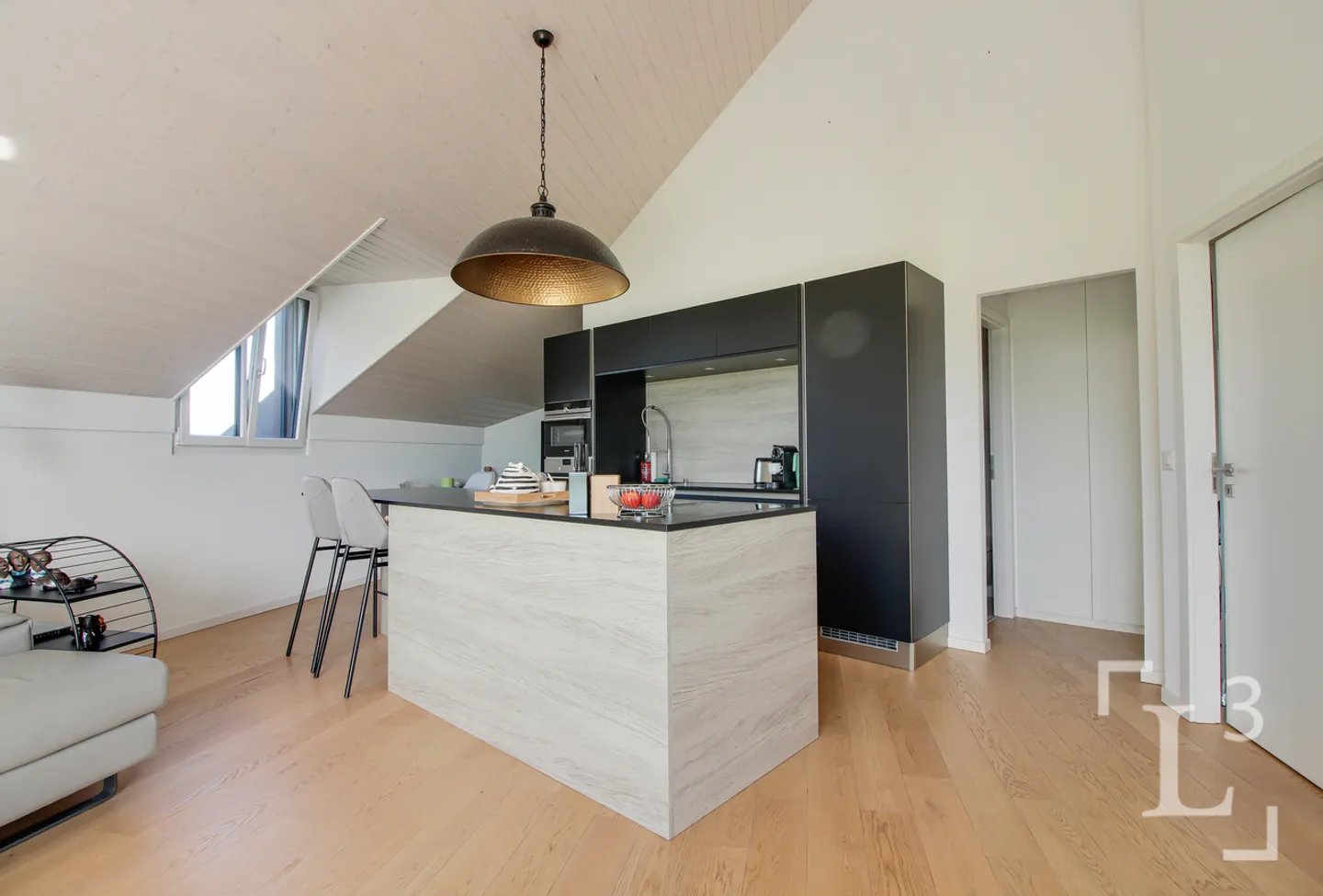 Centro città! Attico di alta gamma 3.5 locali con balcone - Foto 9 di 13