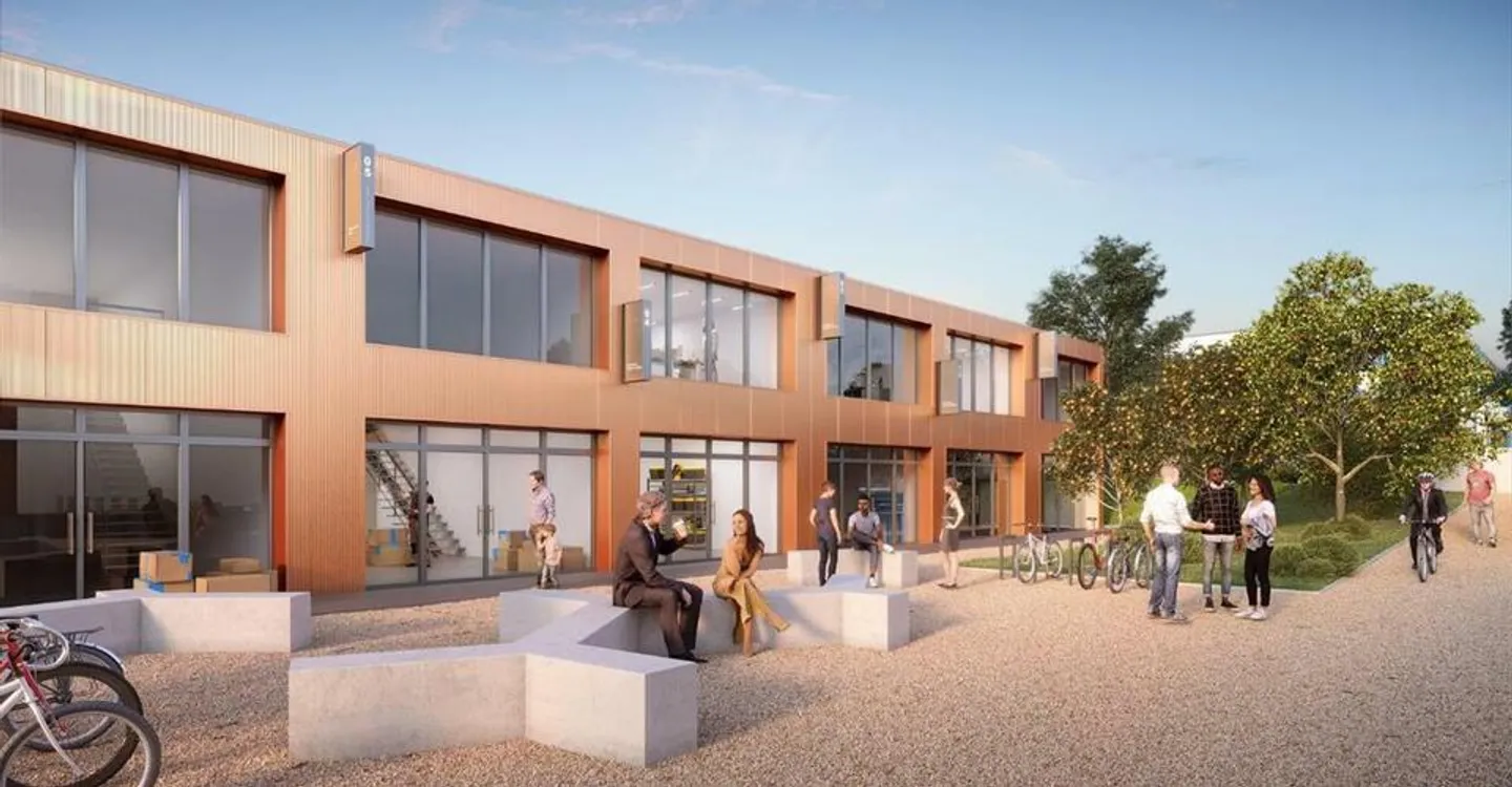 Mixed-use building for rent - Photo 6 of 13