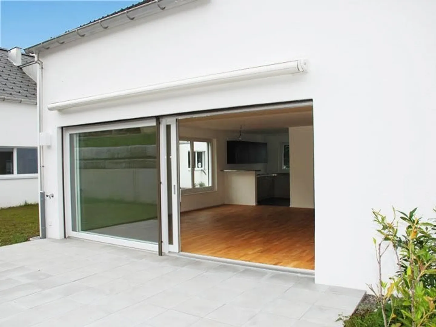 RENT WITHOUT DEPOSIT - Feel-good oasis with sunny garden terrace - Photo 1 of 10