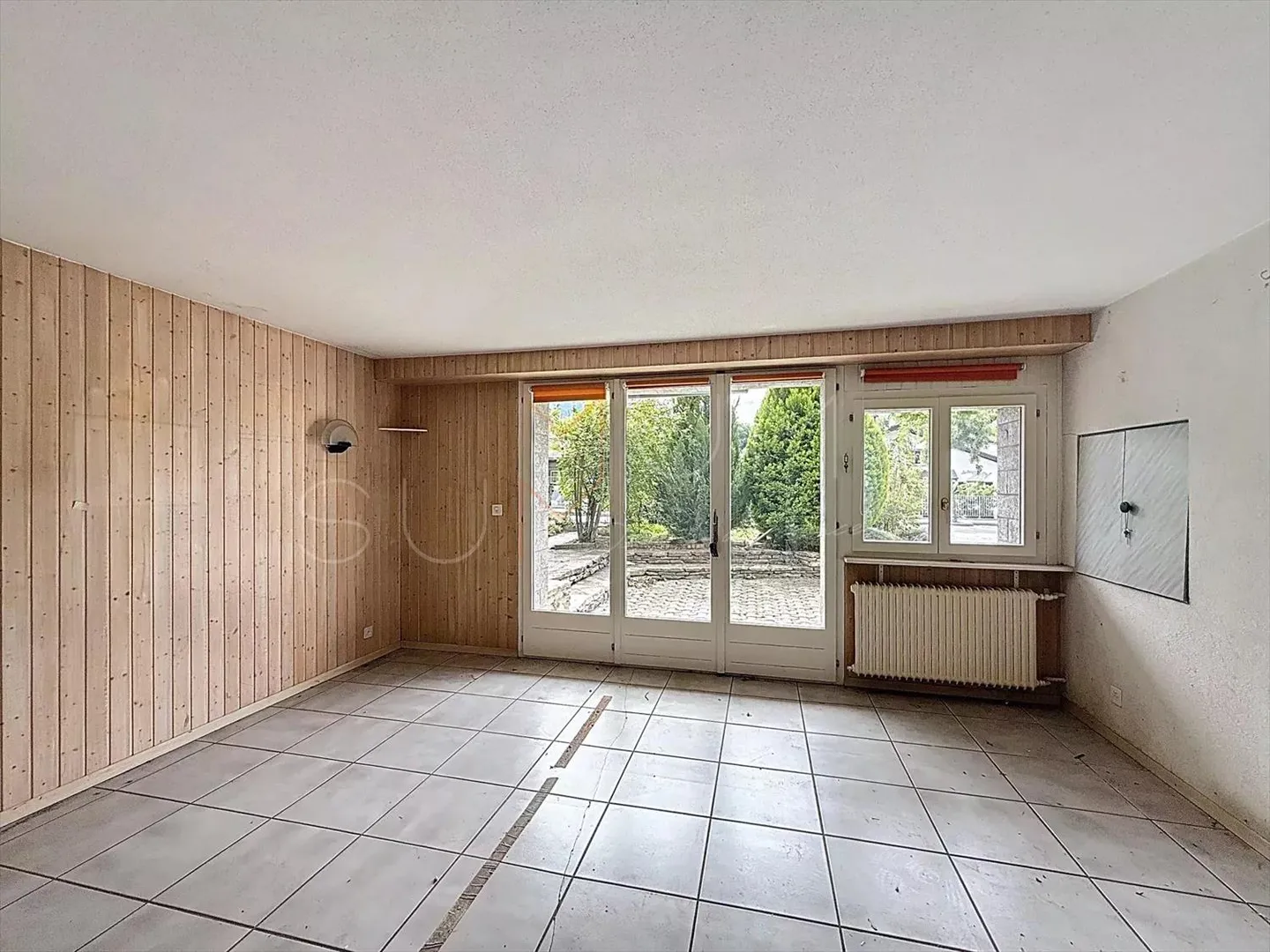 Casa unifamiliare con giardino e grande potenziale di ristrutturazione - Foto 10 di 13