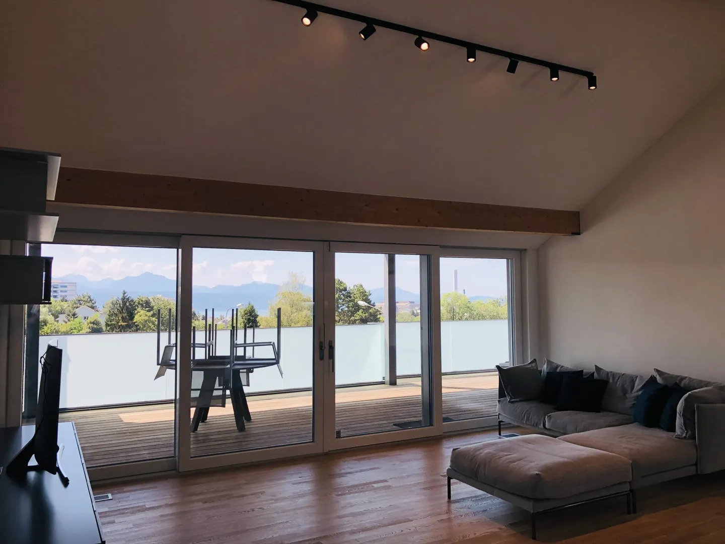Appartamento di Lusso con Vista Lago - Foto 7 di 11