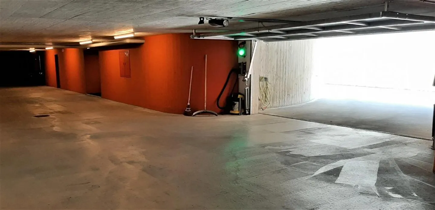 Garage souterrain - Photo 3 sur 3