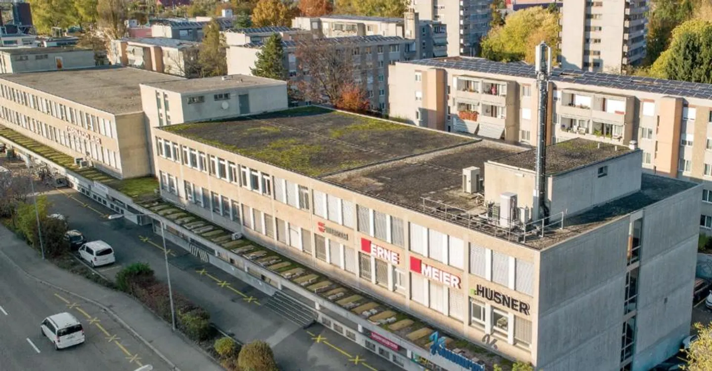 SPACE FOR YOUR IDEAS - versatile commercial space in Zurich Altstetten - Photo 1 of 5
