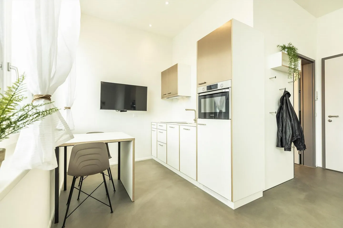 Modern and Smart Living in the Heart of St. Gallen - Photo 2 of 7