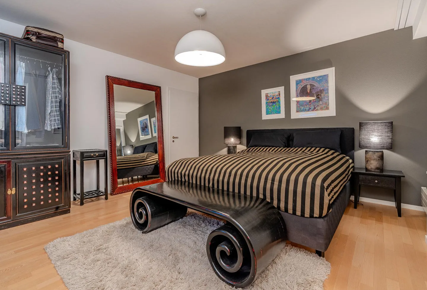 Charming old-style apartment with breathtaking lake and mountain views - Photo 5 of 13