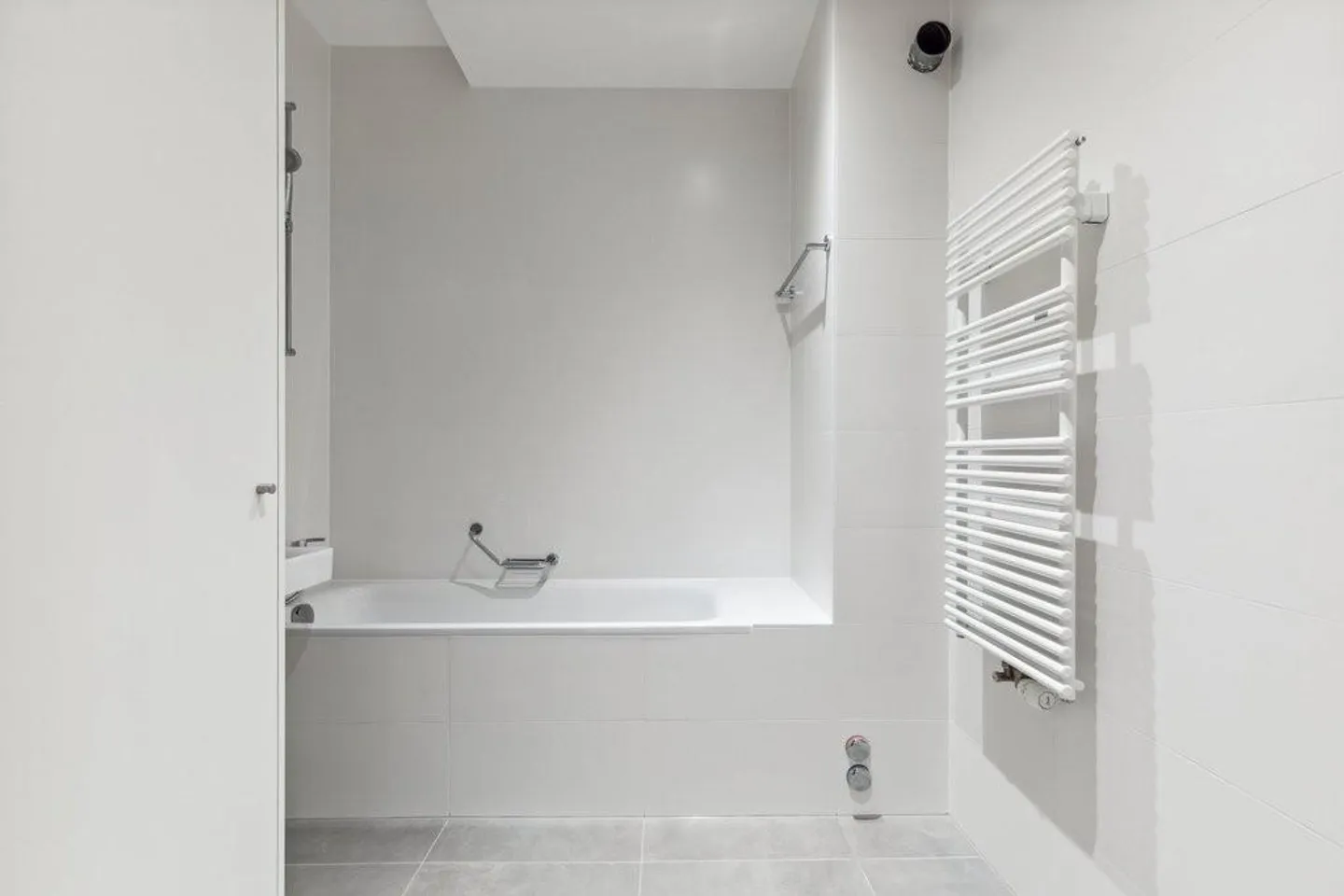 Beautiful 3-room apartment just a few steps from the train station - Photo 9 of 9