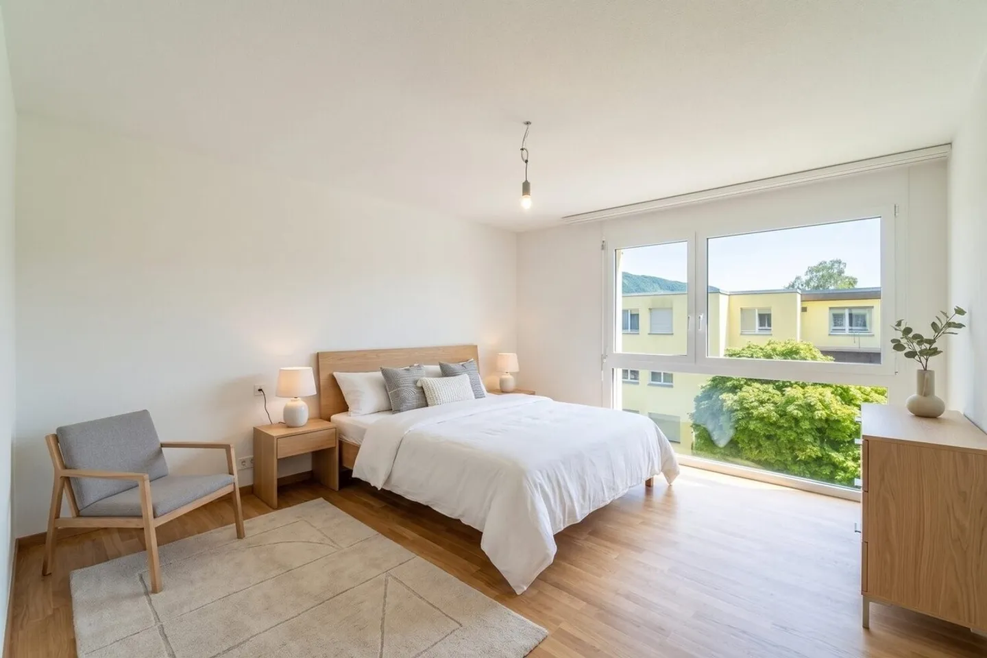 4-room attic apartment with large terrace - Photo 3 of 13