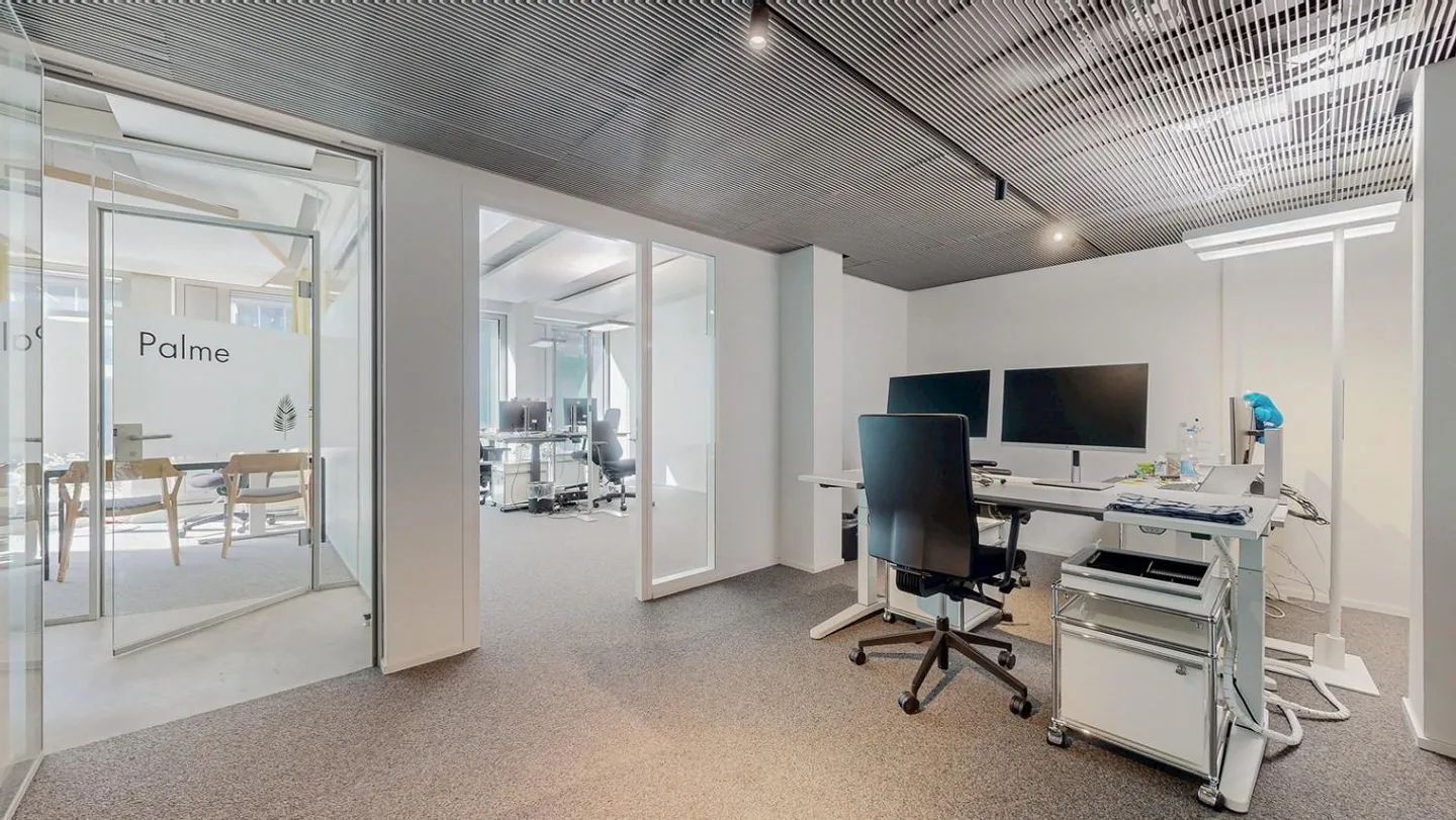 Modern, light-flooded office space in a central location ready for occupancy - Photo 5 of 13